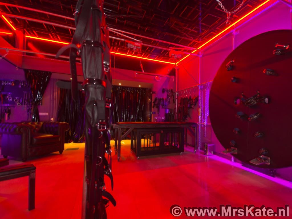  open huis BDSM Mrs Kate SM studio House of SubMission Den Haag